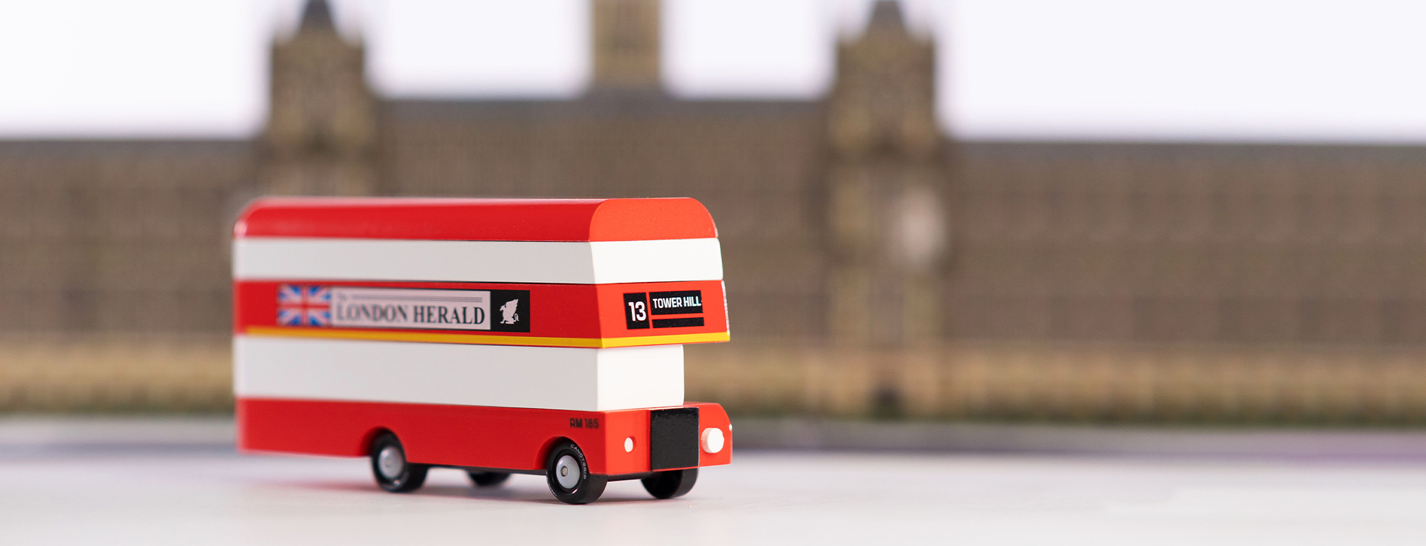 https://cdn.shopify.com/s/files/1/0522/8121/files/Collection-Arrivals-LondonBus_Mobile.jpg?v=1674504624