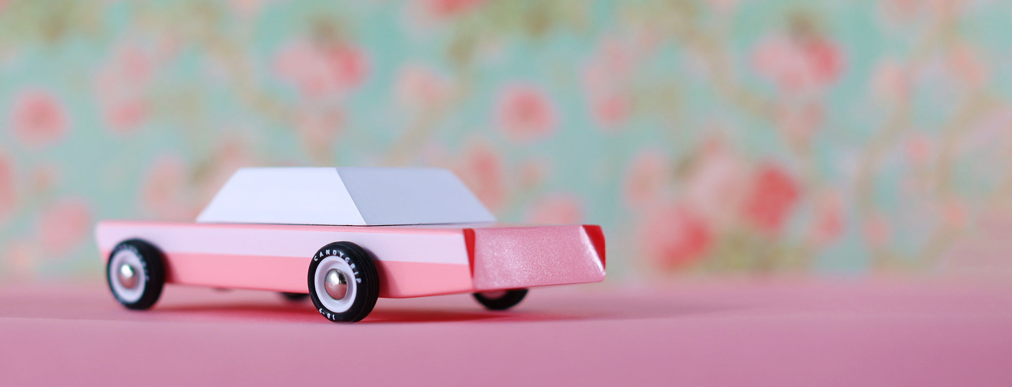 https://cdn.shopify.com/s/files/1/0522/8121/files/Collection-NewAmericana-Pink-Mobile_ace566f8-5eef-4a52-971e-8a963eed4ce3.jpg?v=1674747329