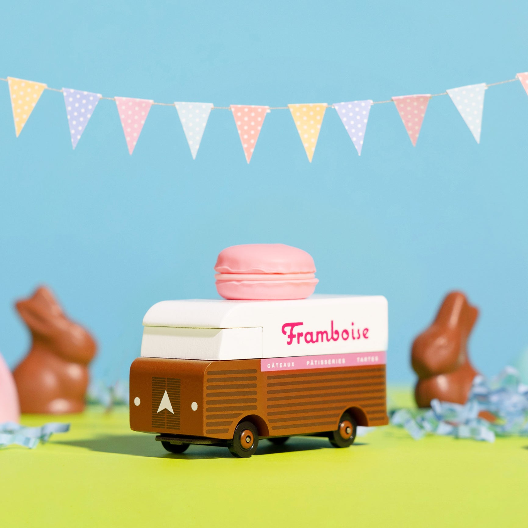 Framboise Macaron Van – Candylab