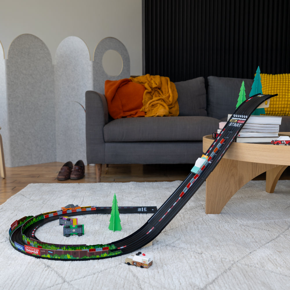 Lifestyle image of Highland Hairpin Combo