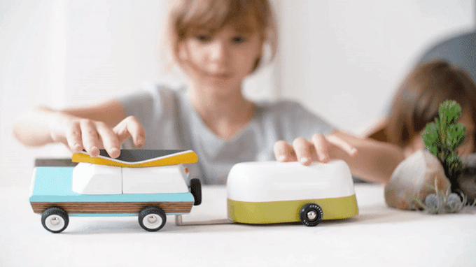 Lifestyle GIF playing with Pioneer Classic and Camper